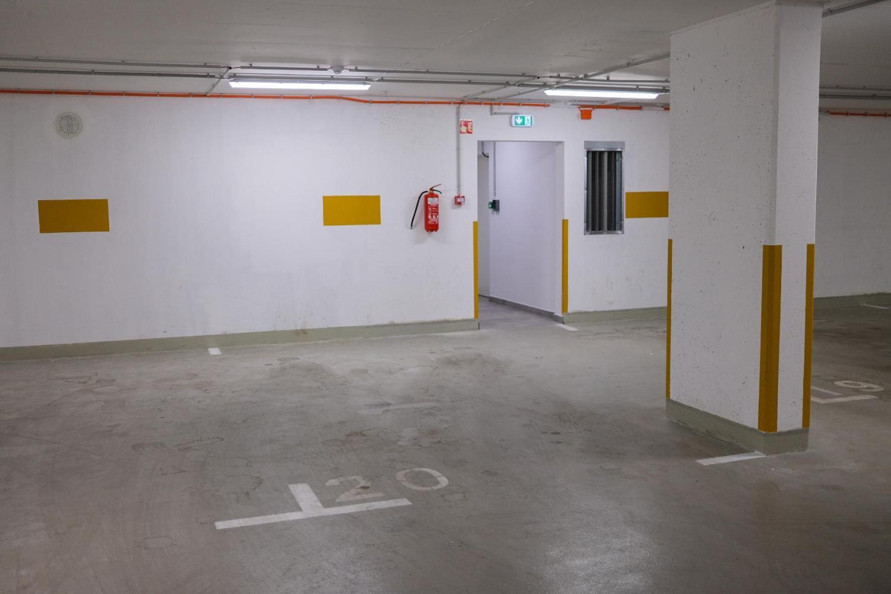 Cityscape Apartment ~ Ac/Indoor Parking/Balcony Budapesta Exterior foto